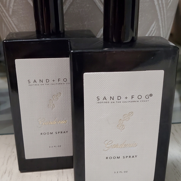 Sand + Fog Room Spray Gardenia 3.2 Fl. Oz. 2 Bottles NEW - Picture 1 of 1